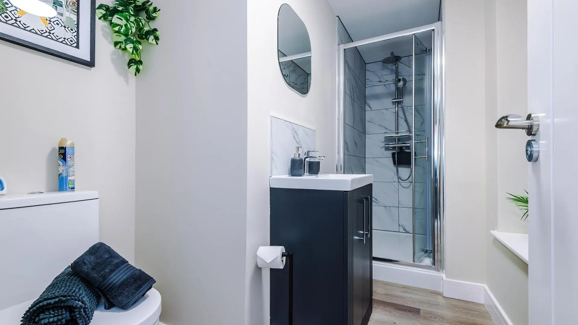 New! 4 X Stunning City Centre Apartments In Chester By 53 Degrees Property, Ideal For Individuals, Couples Or Business Groups! 0*,  Regno Unito