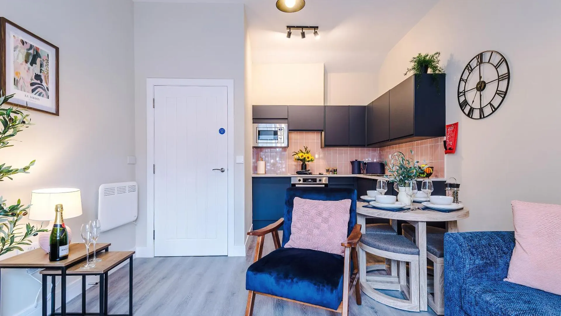 New! 4 X Stunning City Centre Apartments In Chester By 53 Degrees Property, Ideal For Individuals, Couples Or Business Groups! Regno Unito